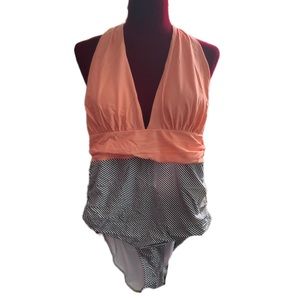Cupshe one piece bathing suit size XL peach halter top black and white bottom